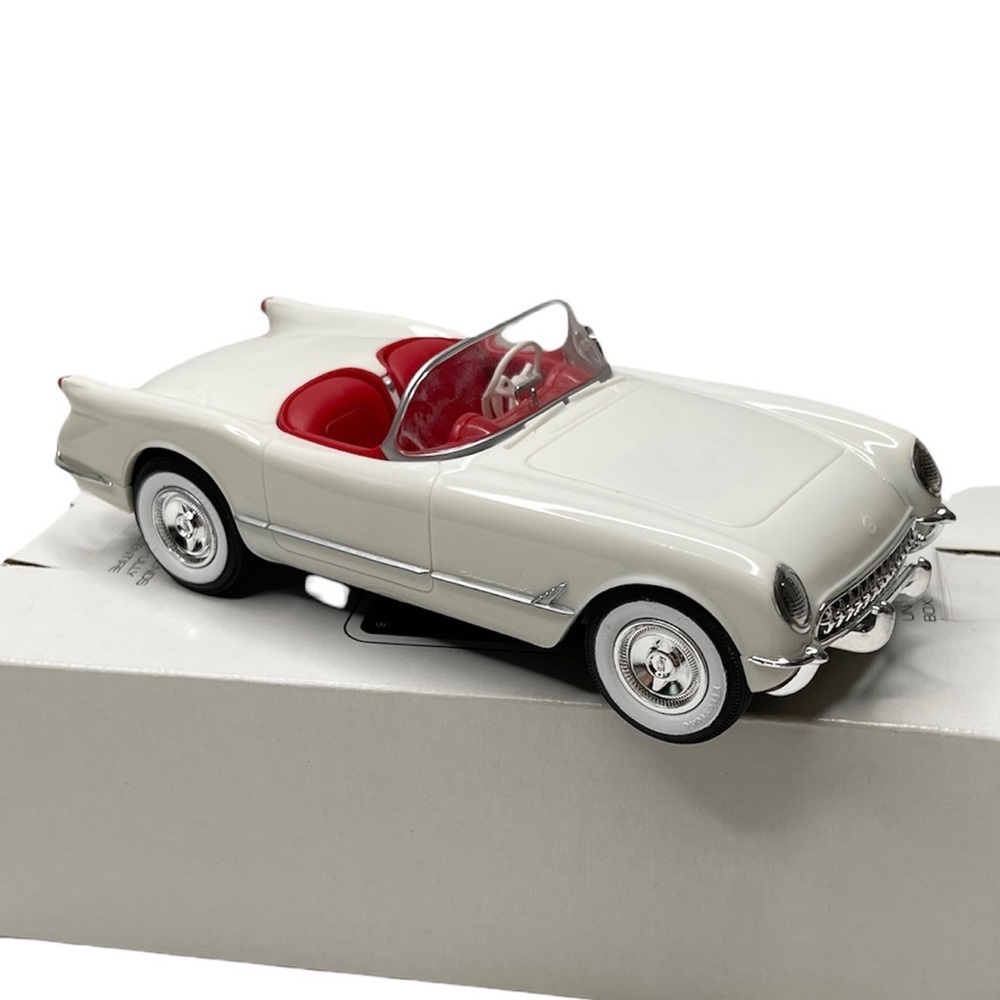 #8732 AMT Ertl 1953 Corvette Polo White 1/25 Scale Plastic Promo Model Car NEW - Picture 1 of 13
